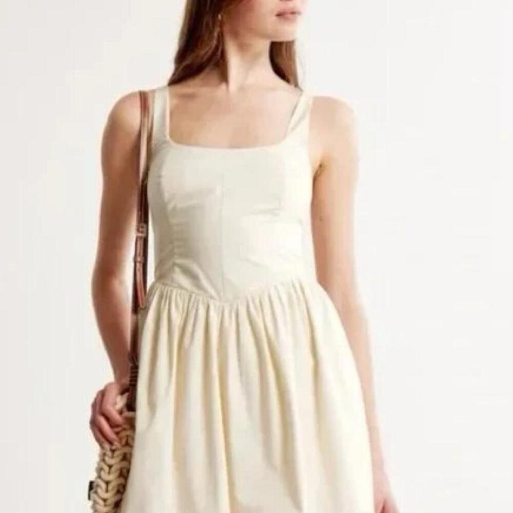 Abercrombie fitch cream mini